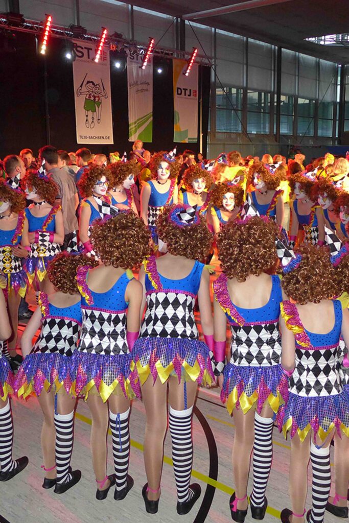 Gruppenbild von dem Tanz Harlekins