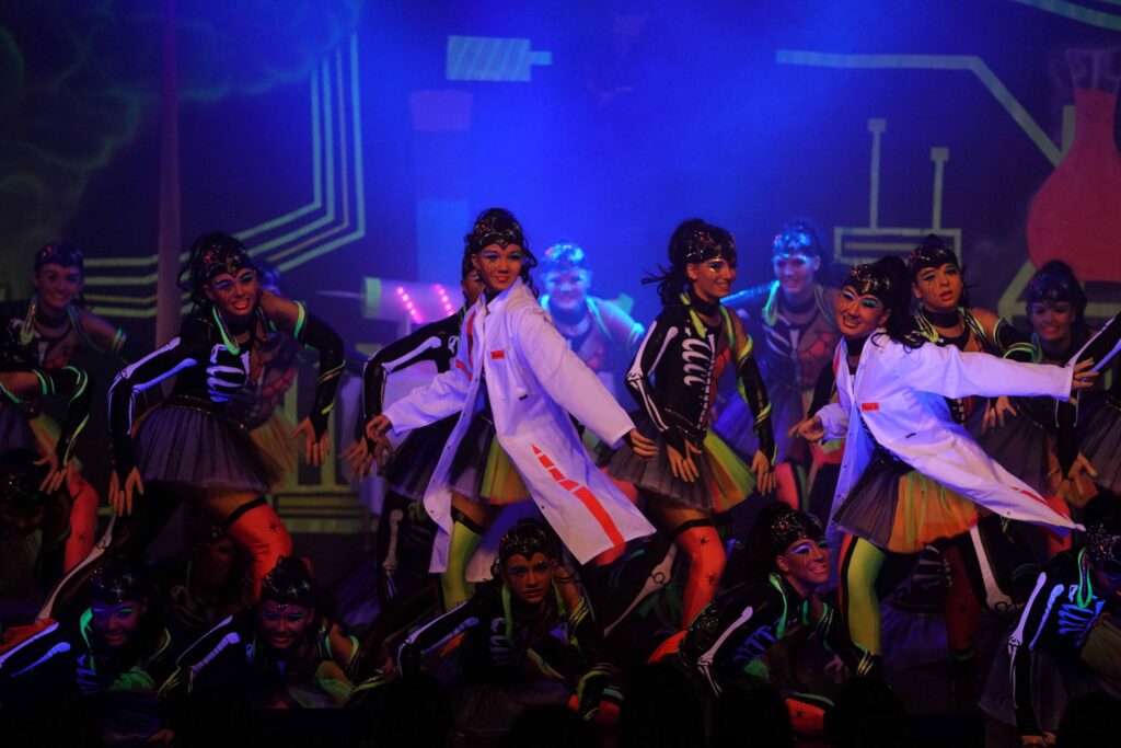 Tanzszene aus dem Tanz Monsterlabor